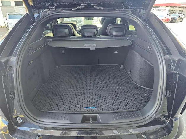MAZDA CX-6e Takumi