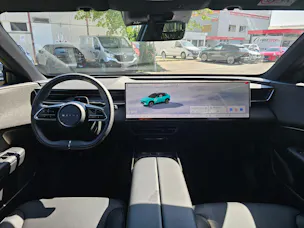 MAZDA CX-6e Takumi