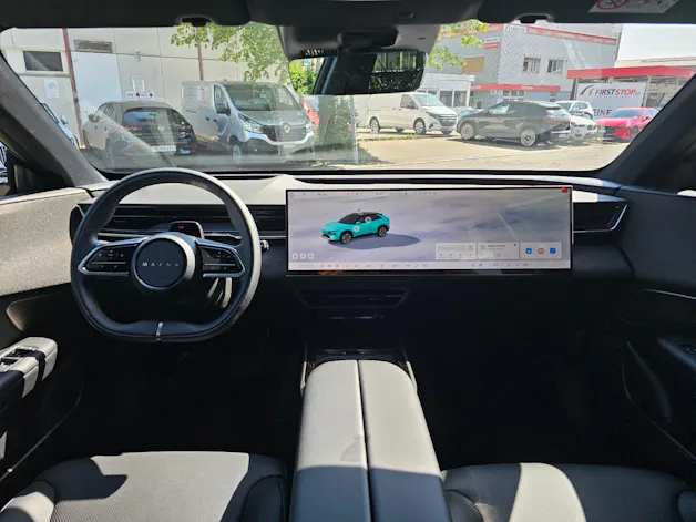 MAZDA CX-6e Takumi
