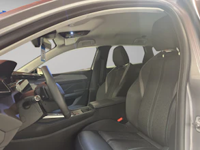 https://vehicle.imgix.net/4440917/a7063782-bc4a-45ef-8a2f-8c072423c76f.jpg