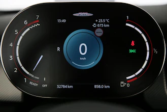 https://vehicle.imgix.net/4440927/069dec1c-4e86-4274-a4a8-50179831740b.jpg