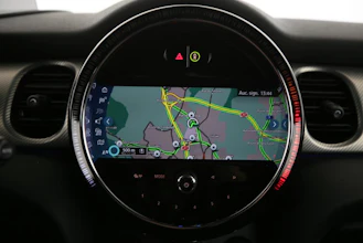 https://vehicle.imgix.net/4440927/fcd2f781-84dd-4a60-9c73-d6ecf6a085c6.jpg