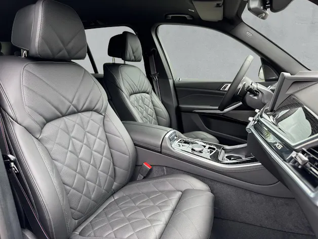 BMW X5 50e M Sport Pro xDrive G05 (CH) AHK ** M Carbonschwarz métallisé **
