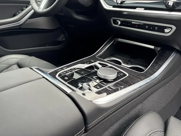 BMW X5 50e M Sport Pro xDrive G05 (CH) AHK ** M Carbonschwarz métallisé **
