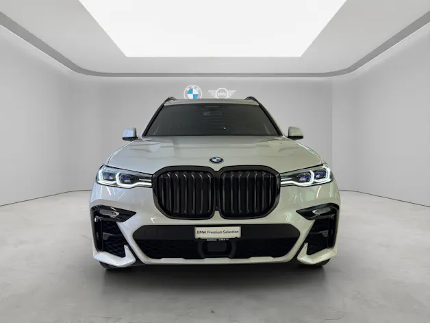 BMW X7 M50i