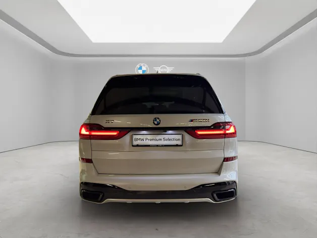 BMW X7 M50i