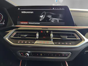 BMW X7 M50i