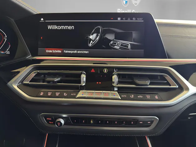 BMW X7 M50i