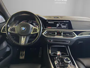 BMW X7 M50i