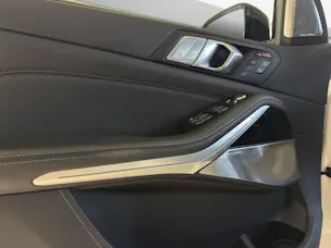 BMW X7 M50i