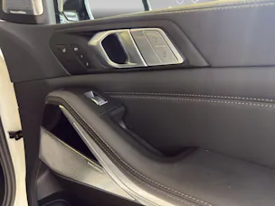 BMW X7 M50i