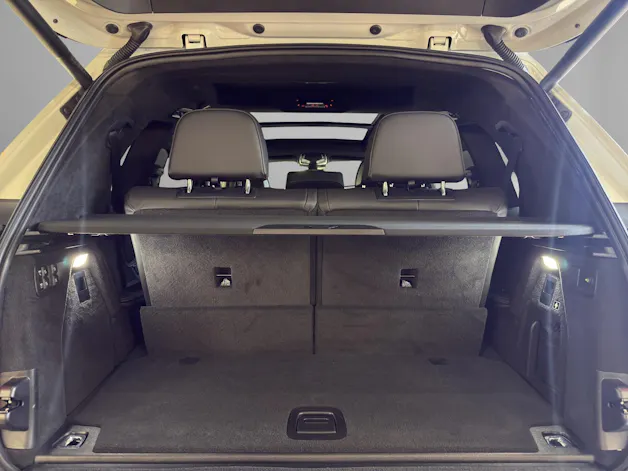 BMW X7 M50i