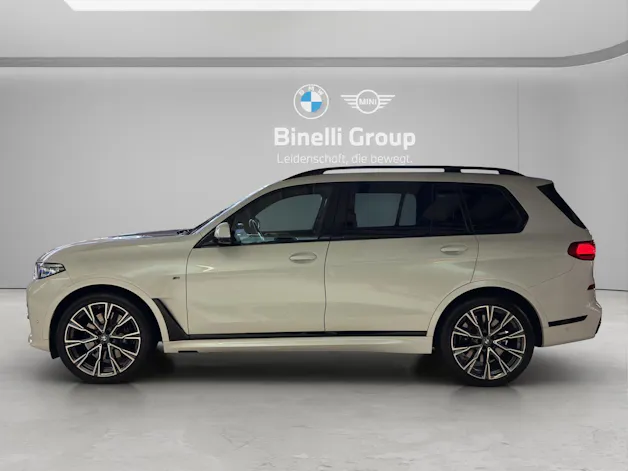BMW X7 M50i