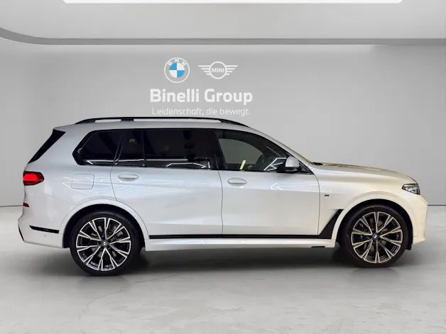 BMW X7 M50i