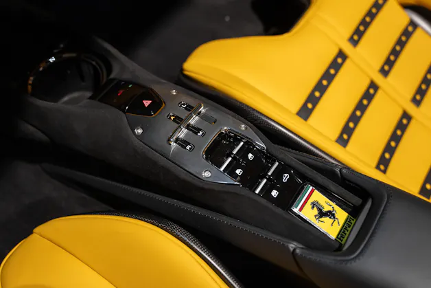 FERRARI SF90 Spider 4.0