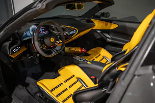 FERRARI SF90 Spider 4.0