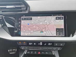 https://vehicle.imgix.net/4441092/a0b93588-bf78-4eba-94e9-b584d5e2735e.jpg