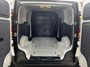 https://vehicle.imgix.net/4441132/970221b3-b8e6-425d-8b5f-7c30867b9995.jpg
