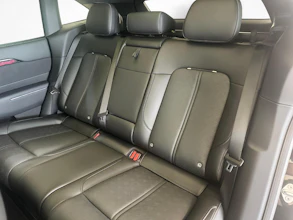 https://vehicle.imgix.net/4441146/4a0f3f65-b7a6-4091-9506-416110cd5fdb.jpg