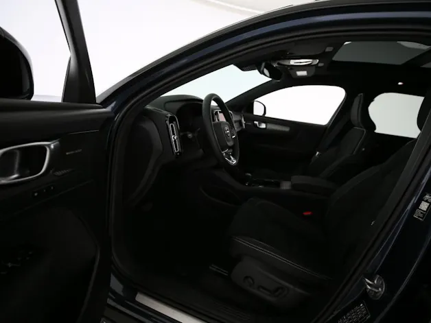 VOLVO EX40 Twin Black Edition AWD
