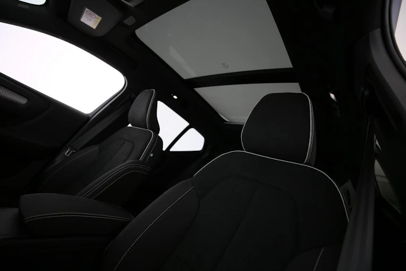 immagine del veicolo VOLVO EX40