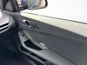 https://vehicle.imgix.net/4441203/4c532bf6-b765-4862-83ed-4e7ce4917994.jpg