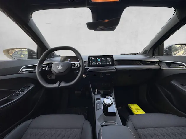 MG 3 1.5 Hybrid Luxury