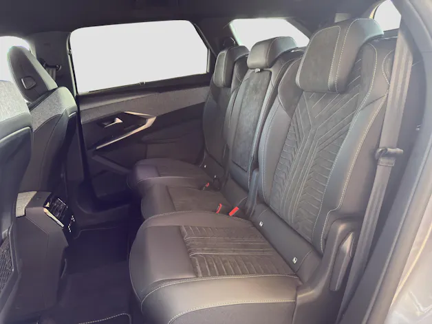 PEUGEOT 5008 1.2 Hybrid GT