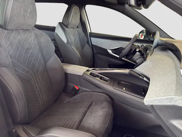 PEUGEOT 5008 1.2 Hybrid GT