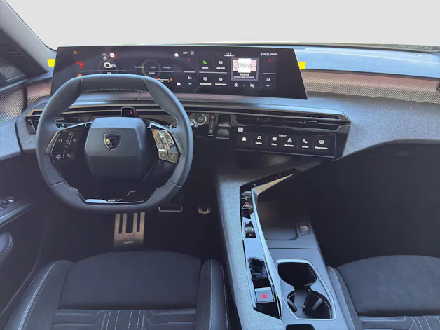 PEUGEOT 5008 1.2 Hybrid GT