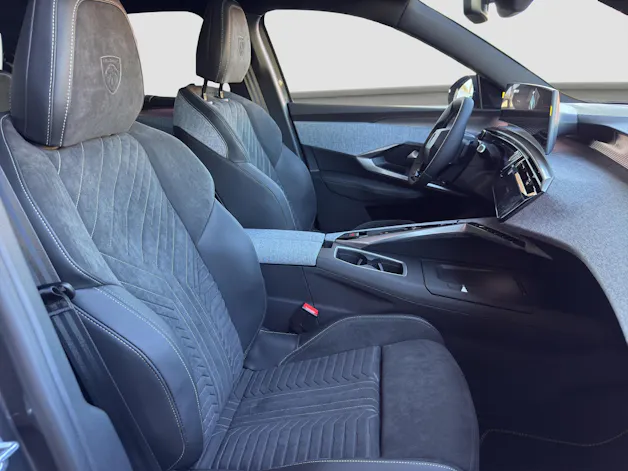 PEUGEOT 5008 1.2 Hybrid GT