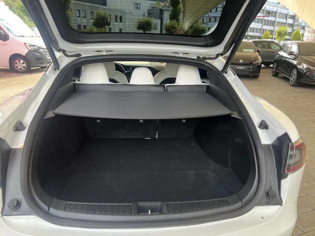 Tesla Model S Long Range 572PS