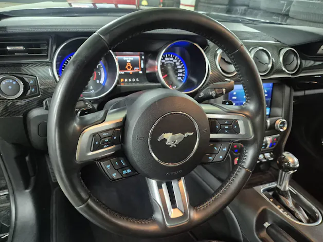 FORD Mustang Coupé 5.0 V8 GT USA