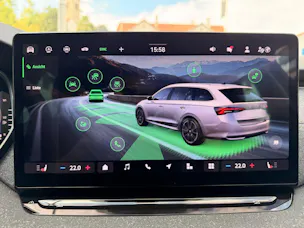 SKODA Octavia Combi 1.5 TSI mHEV 150PS Selection *** ANHÄNGERKUPPLUNG SCHWENKBAR ***