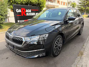 SKODA Octavia Combi 1.5 TSI mHEV 150PS Selection *** ANHÄNGERKUPPLUNG SCHWENKBAR ***