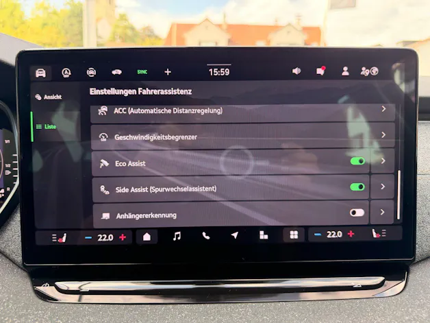 SKODA Octavia Combi 1.5 TSI mHEV 150PS Selection *** ANHÄNGERKUPPLUNG SCHWENKBAR ***