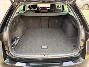 SKODA Octavia Combi 1.5 TSI mHEV 150PS Selection *** ANHÄNGERKUPPLUNG SCHWENKBAR ***