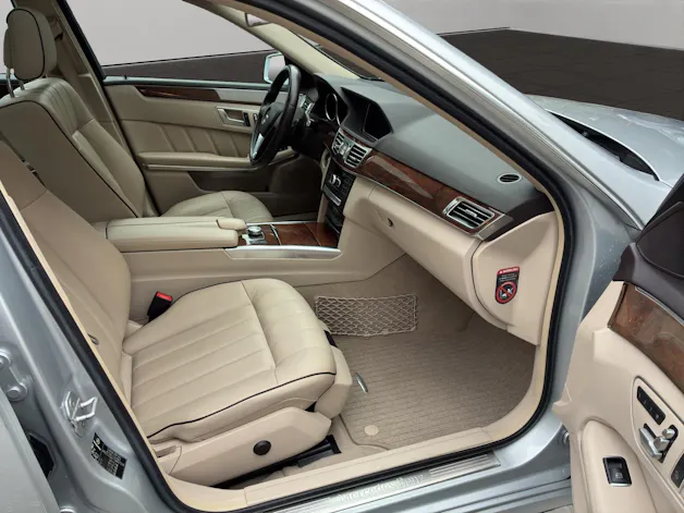 MERCEDES-BENZ E 400 Avantgarde 4Matic 7G-Tronic