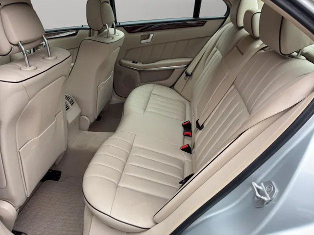 MERCEDES-BENZ E 400 Avantgarde 4Matic 7G-Tronic