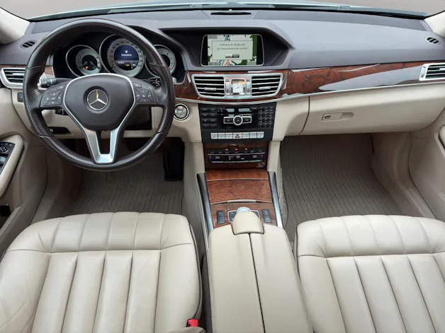 MERCEDES-BENZ E 400 Avantgarde 4Matic 7G-Tronic