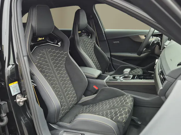 AUDI RS4 Avant 25 year edition quattro tiptronic