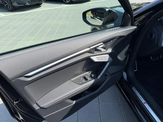 AUDI A3 Sportback 35 TFSI advanced Attraction S-tronic