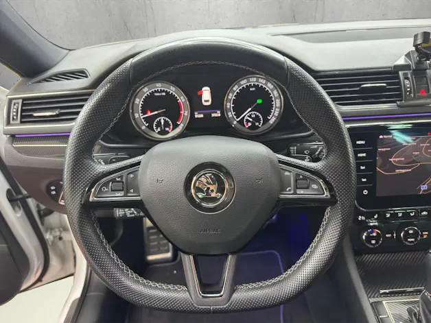 SKODA Superb Combi 2.0 TSI SportLine+ DSG 4x4