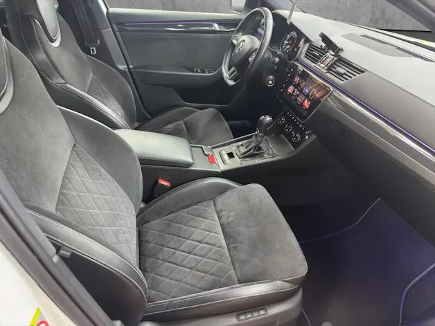 SKODA Superb Combi 2.0 TSI SportLine+ DSG 4x4