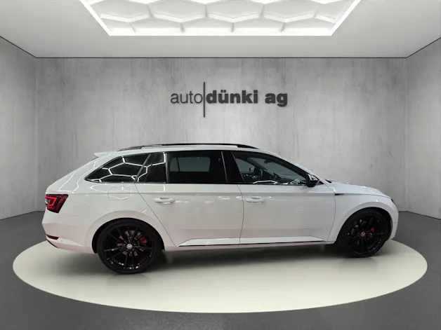 SKODA Superb Combi 2.0 TSI SportLine+ DSG 4x4