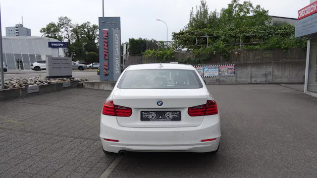 BMW 320i xDrive Sport Line Steptronic