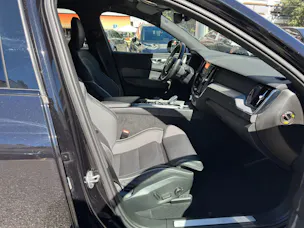VOLVO XC60 2.0 B5 MH Plus Dark AWD