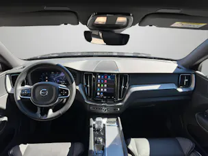 VOLVO XC60 2.0 B5 MH Plus Dark AWD
