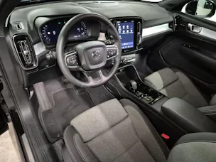 VOLVO XC40 2.0 B3 MH Plus Dark