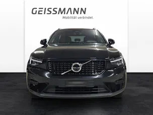 VOLVO XC40 2.0 B3 MH Plus Dark